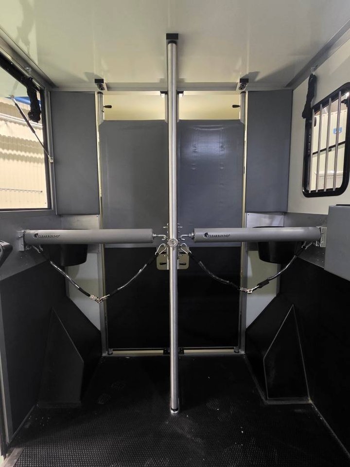 Clear Round Stuteri  Renault 170 hk automat